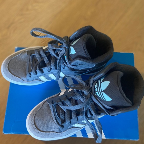 ADIDAS ESTABALL W SNEAKERS *BNIB* SIZE 5 1/2 - Picture 5 of 8